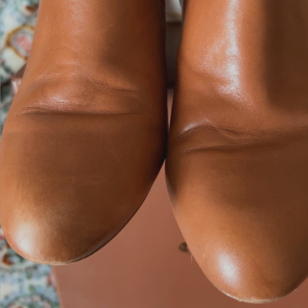 Coach booties in a beautiful tan colour, size 7 - Picture 2 of 3